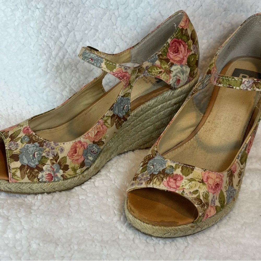 Floral Print Wedge Sandals
